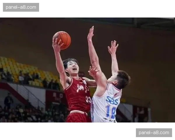 浙江稠州金租半场领先上海久事15分，吴前砍下20分